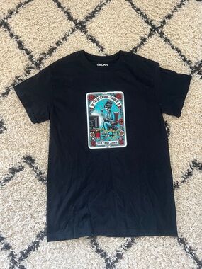 (12) True Crime Junkie Graphic T-Shirt